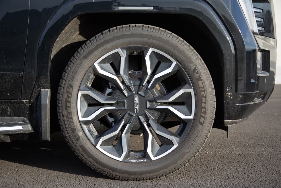 2025 GMC Sierra EV Denali Review: A Mighty Electric Pickup with Big Range and Bigger Mass - DriveAutoZone: Car News, Reviews & Auto Tech Updates 2025 GMC Sierra EV Denali Review: A Mighty Electric Pickup with Big Range and Bigger Mass